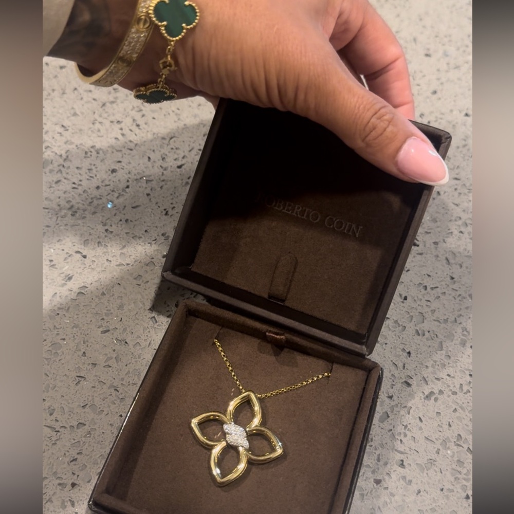 Roberto Coin 18k Gold and Diamond Necklace New with box